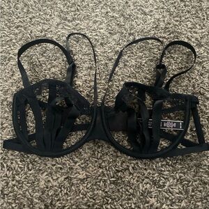 Victoria’s secret very sexy balconet bra size 36C